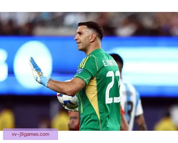 大马丁欧协联点球大战两连扑拯救维拉全场英勇表现成就传奇