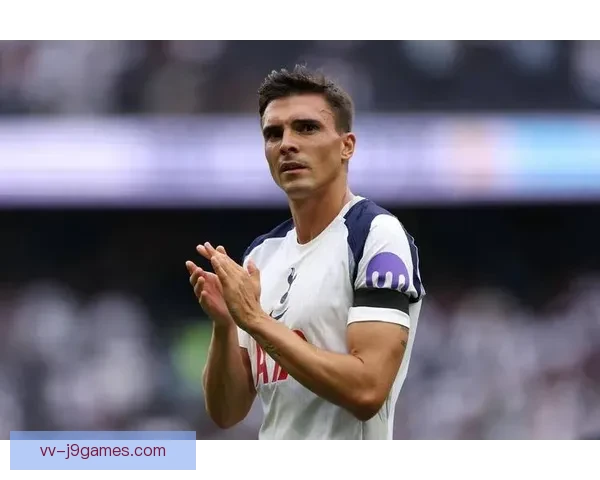 拜仁慕尼黑官宣签下葡萄牙铁腰若昂帕利尼亚中场补强剑指欧冠赛季